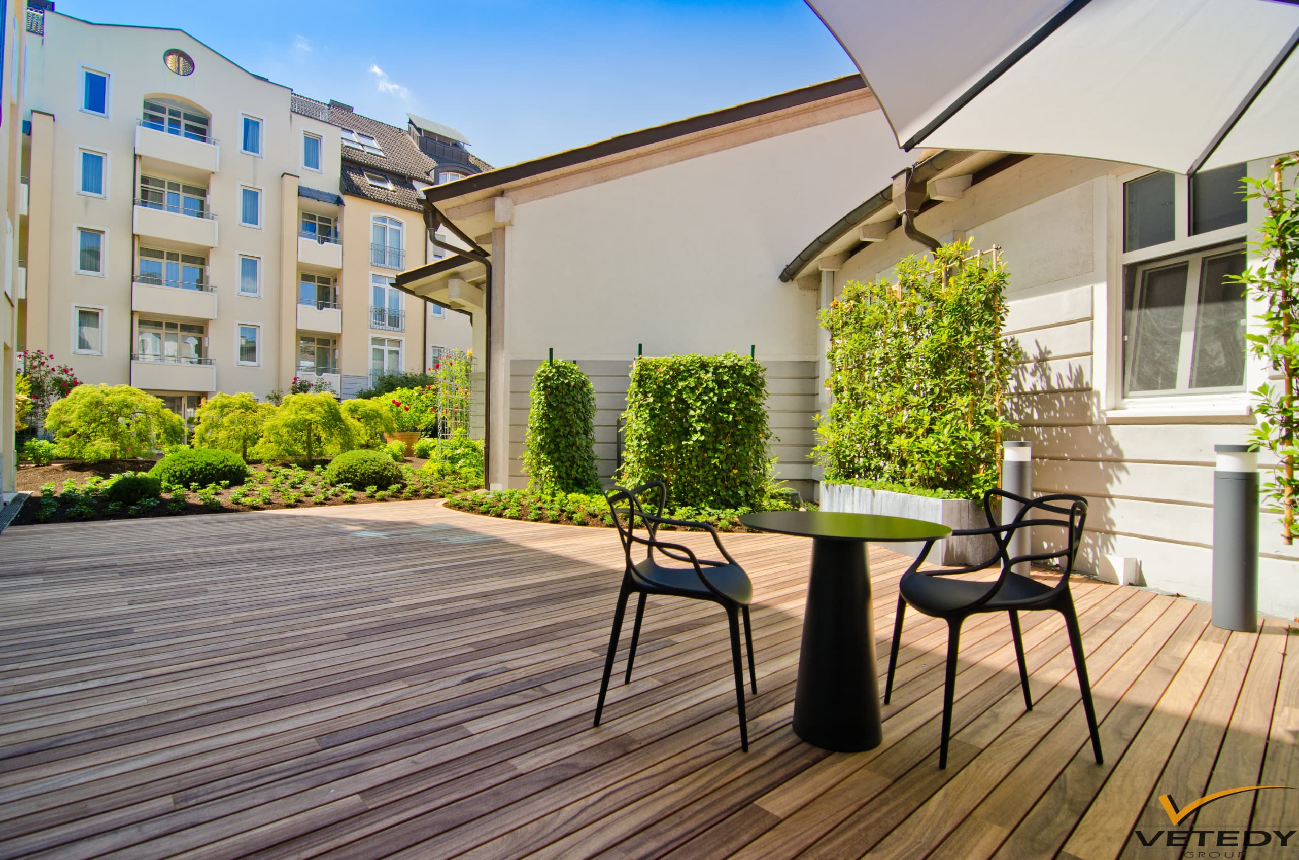 Terrasse en bois en padouk Nice backyard decking wood softline system padauk without visible fixations no screws by vetedy system in germany