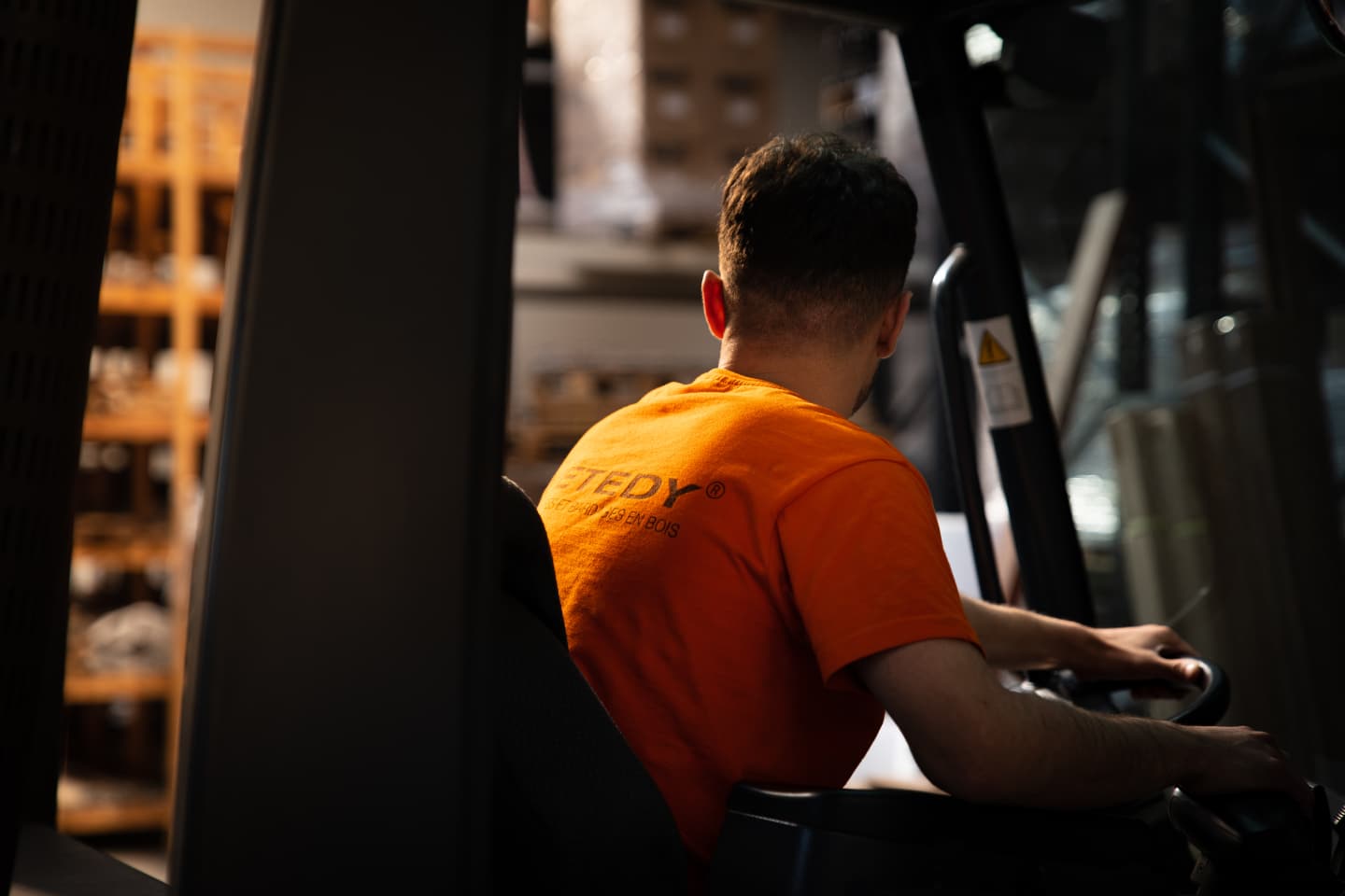 Vetedy is a manufacturer of high quality wood decking and cladding systems