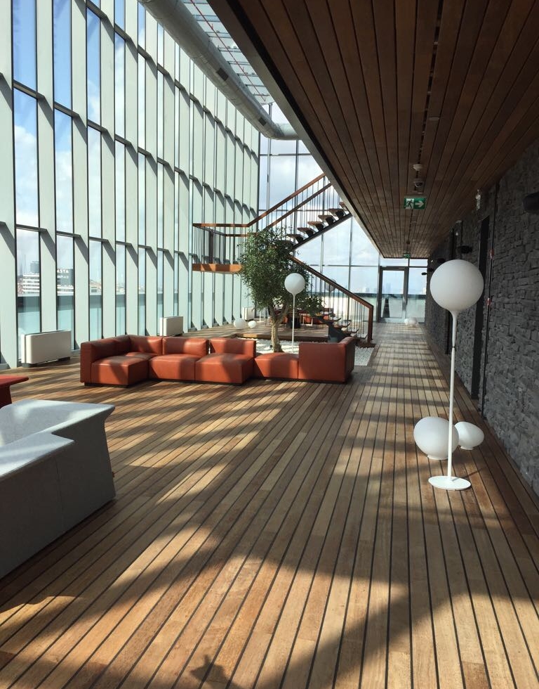 Merbau_Wood-hardwood-decking-invisible-fixation-Softline-Vetedy_Turkisch national Bank Klassis-3