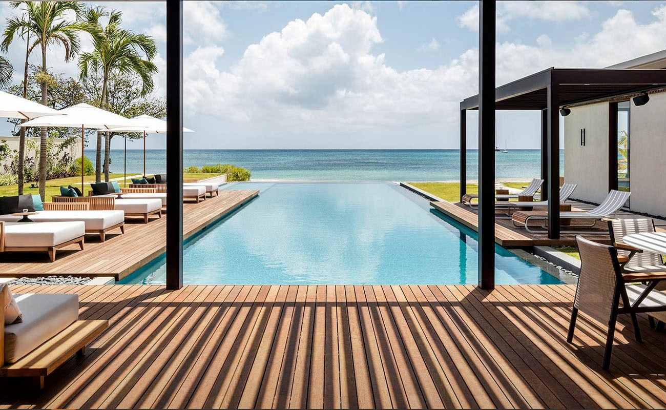 terrasse-bois-teak-piscine