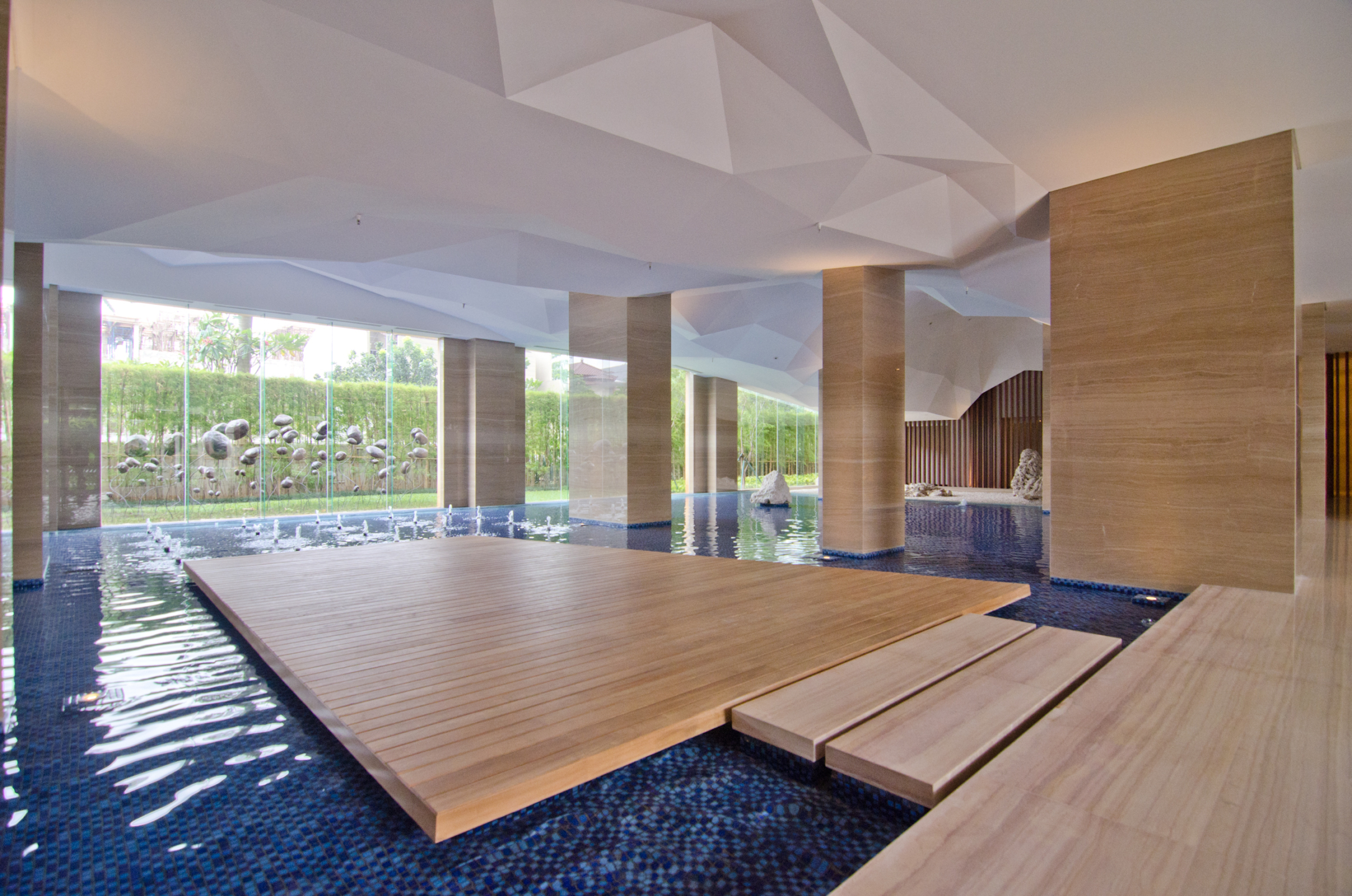 terrasse-bois-teak-hotel-indonesie