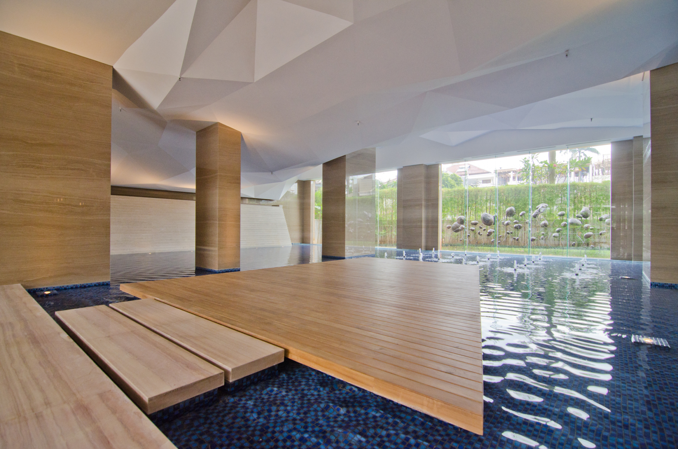 terrasse-bois-teak-ponton-hotel