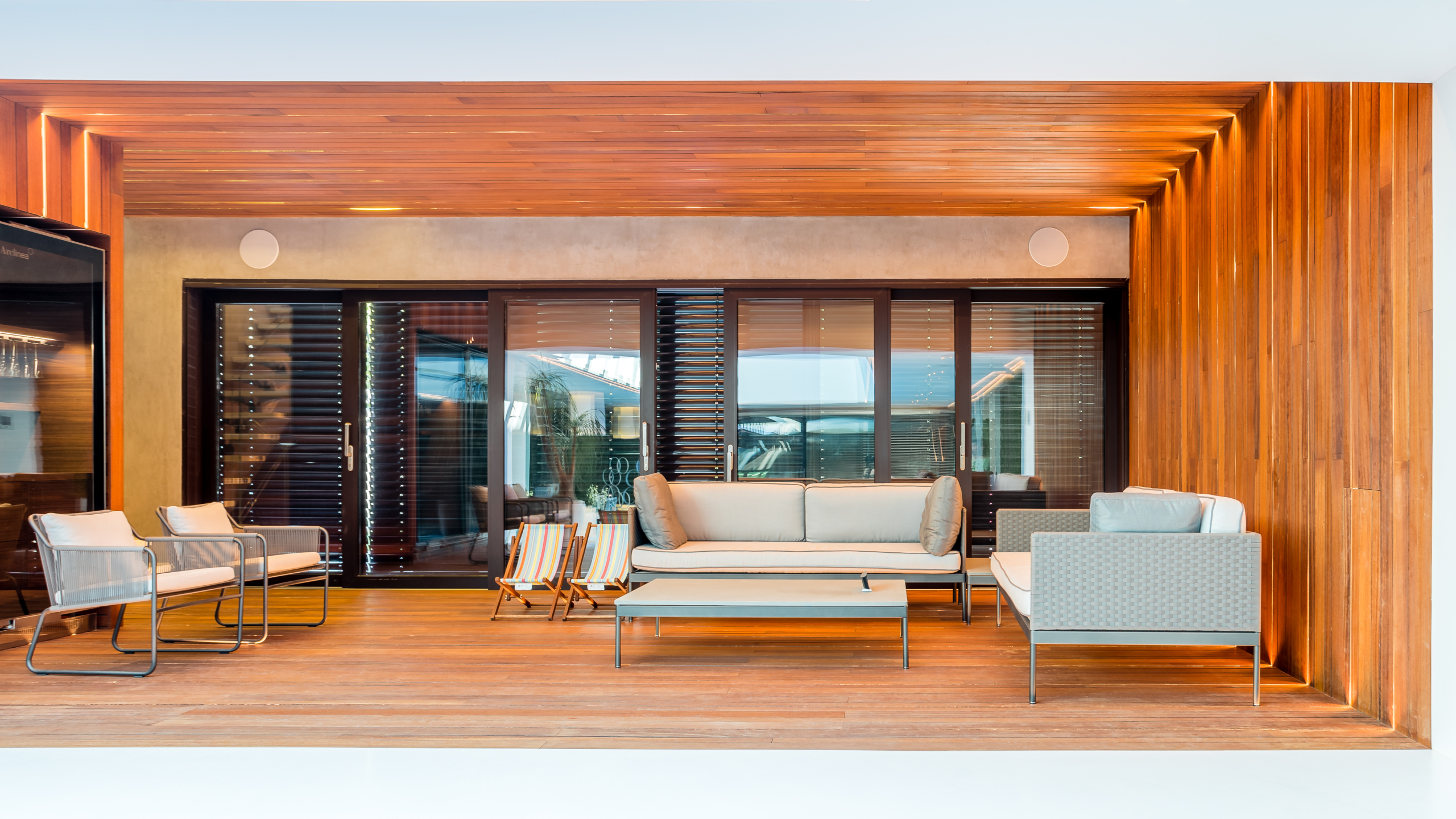 salle-detente-bardage-padouk