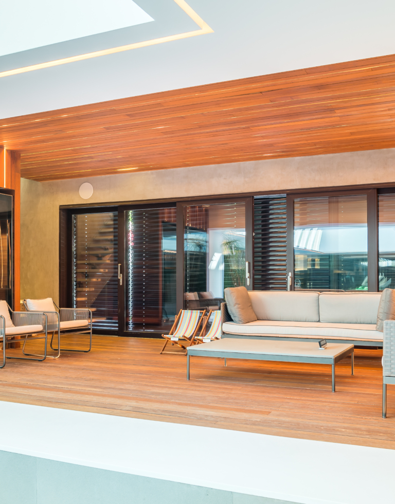 salle-detente-bardage-padouk