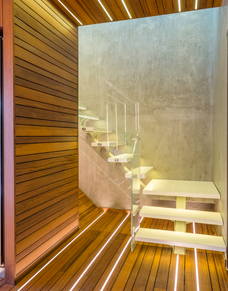 salle-sport-padouk-escalier