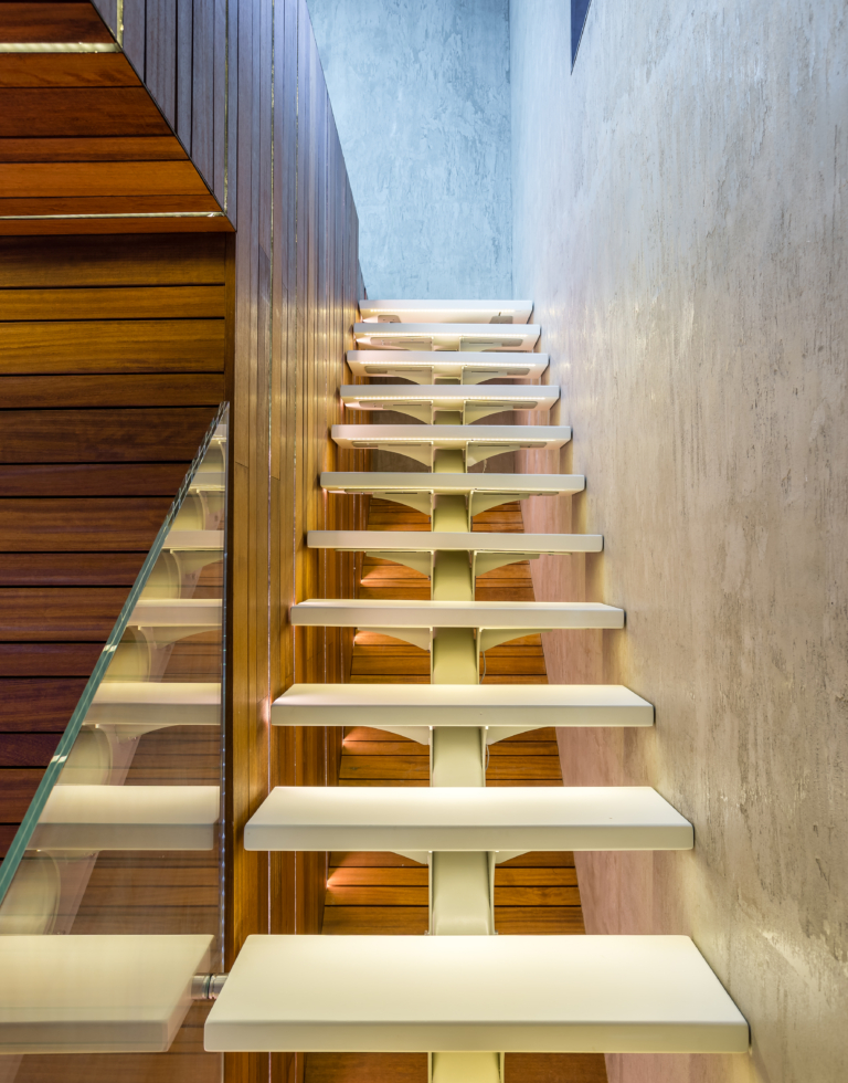 salle-sport-padouk-escalier