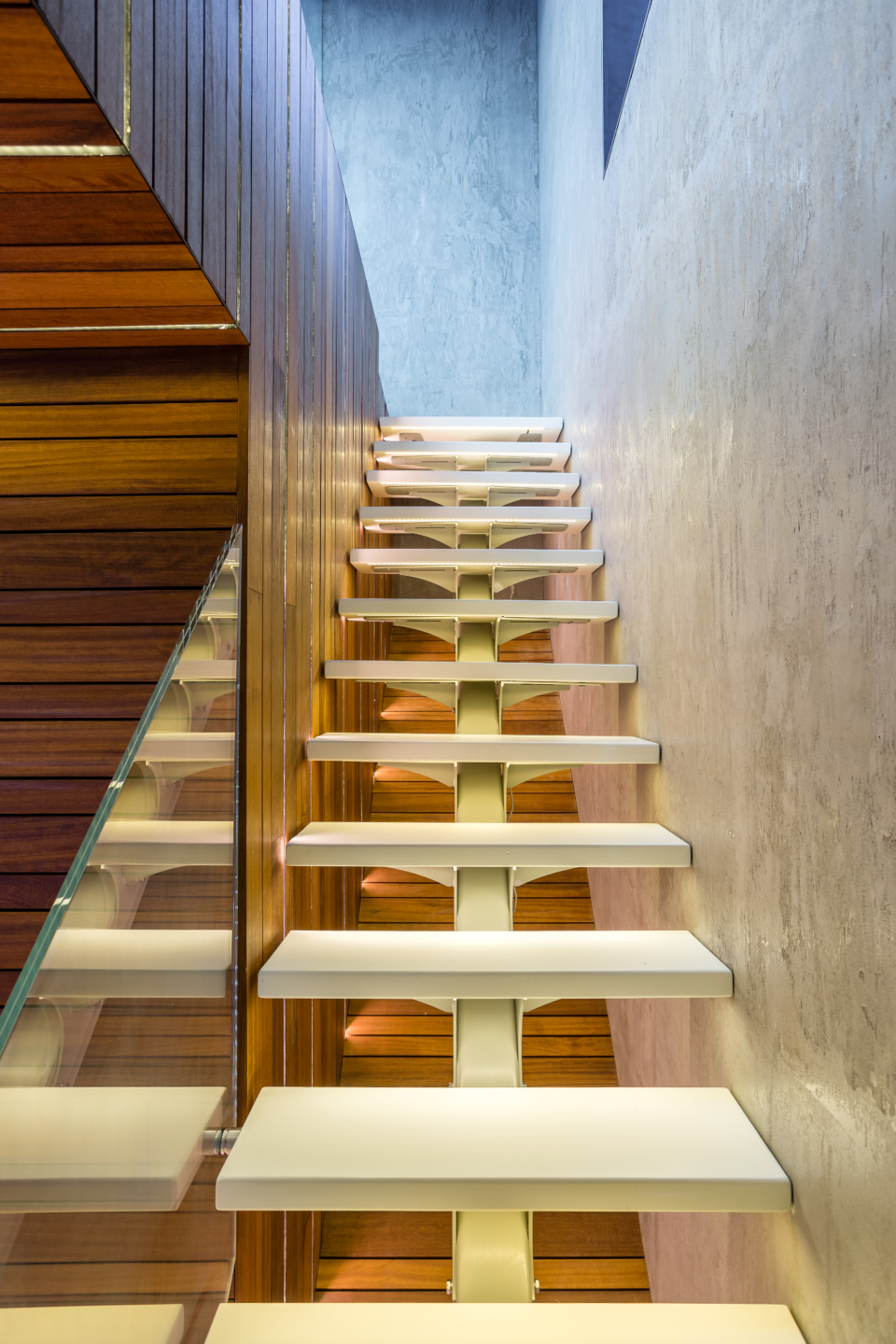 salle-sport-padouk-escalier